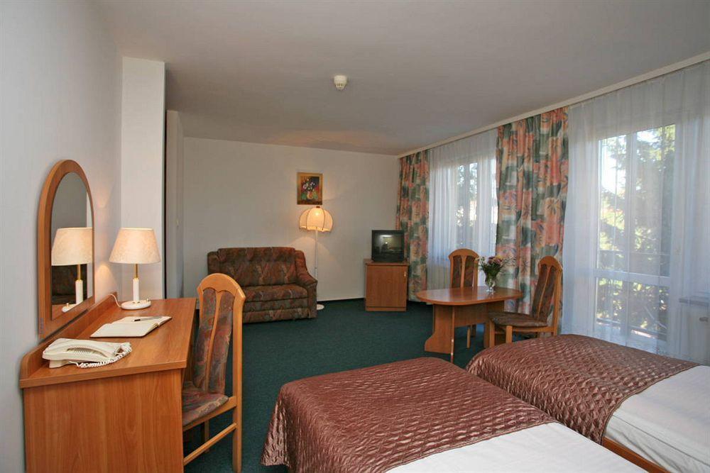 Hotel Gromada Medical Spa Буско-Здруй Экстерьер фото